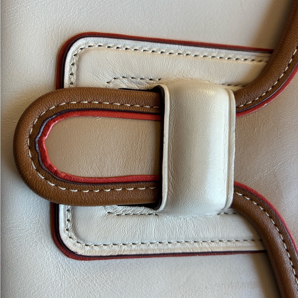 NWOT Coach Courier Wristlet. Classic color block glove tanned leather. - Picture 9 of 9